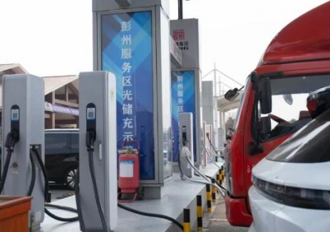 “桩”点归途：四川春运充电保障的“硬基础”与“暖服务”