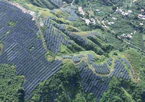 中国能建建筑集团承建的云南小寨350兆瓦光伏项目全容量并网