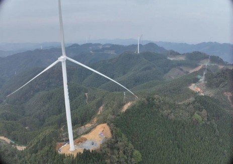 国家电投广东公司广西田林板桃200兆瓦风电项目首台风机并网