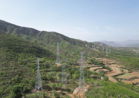 河北井陉350兆瓦光伏项目集电线路全线贯通