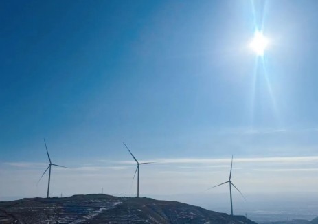 中国能建广电工程局承建的左云县49兆瓦分散式风力发电项目顺利实现全容量并网