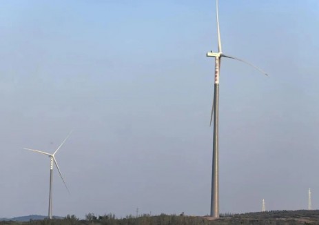 180米混塔！三一重能SI-242系列首個批量混塔項目成功吊裝