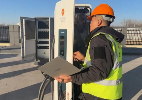 山西交控集团:服务区里的“绿色能量站”助力新能源车畅行春运