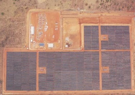 加纳帕鲁谷光伏项目光伏组件安装全部完成