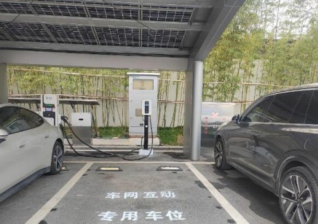 协鑫能源中心首台V2G充电桩投运