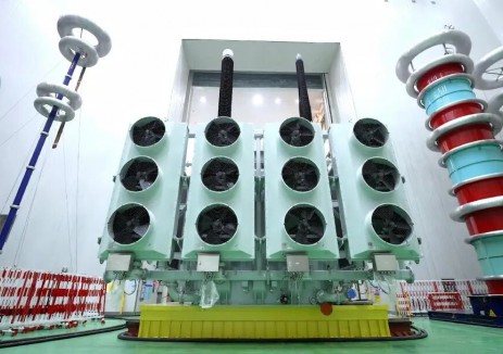 湖南长沙1000kV变电站主变扩建工程变压器全部总装成功