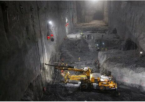 全球最大混合式抽水蓄能电站地下厂房开挖完成