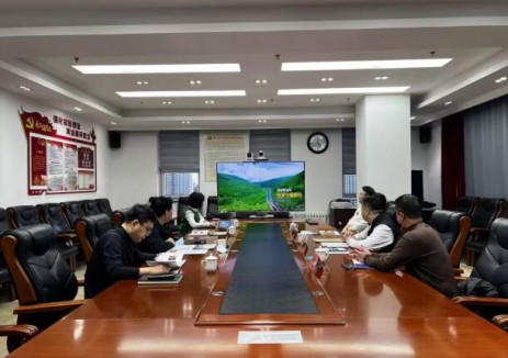 内蒙古扎兰屯市与中国电建集团江西省电力建设有限公司及华锐风电科技股份有限公司召开座谈会