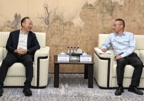 <em>中交疏浚</em>黨委書(shū)記、董事長(zhǎng)劉永滿(mǎn)與海南省海洋廳黨組書(shū)記、廳長(zhǎng)李東嶼、海南省海洋研究院黨組副書(shū)記、院長(zhǎng)張信芳舉行會(huì)談