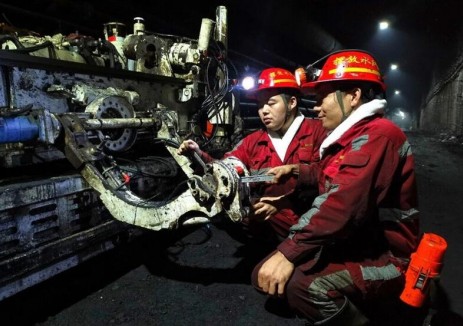 陜煤集團(tuán)曹家灘礦業(yè)公司：攻堅(jiān)“鉆”勁足 實(shí)干立標(biāo)桿