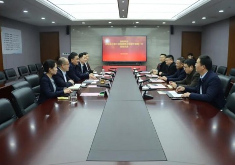 河南省公路工程局集團(tuán)與中豫格林簽約，共推<em>新能源重卡</em>充換電網(wǎng)建設(shè)