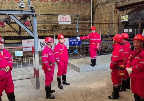 貴州省興仁市能源局到轄區(qū)煤礦開展全國兩會期間安全巡查