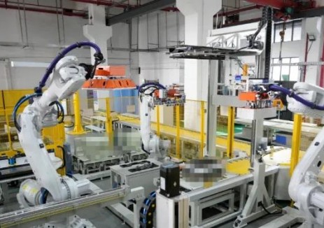 黎曼機器人首條100MW高功率密度全釩<em>液流電池</em>電堆自動化生產線正式投產！