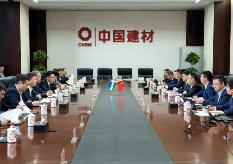 烏茲別克斯坦納沃伊州州長(zhǎng)圖爾蘇諾夫率團(tuán)到訪<em>中材節(jié)能</em>