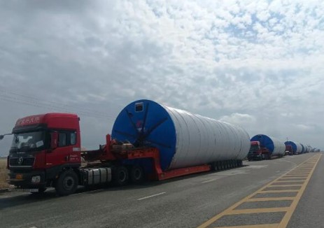 新疆塔城和豐一期49.9萬千瓦風電項目首套塔筒順利發貨