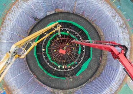 貴州惠水縣雅水10萬千瓦風電項目首臺風機基礎澆筑完成