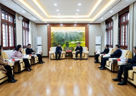 贵州黔西南州委书记邱祯国会见比亚迪朱敏一行，聚焦电动重卡闪充深化合作