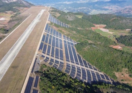 云南省首個機場<em>集中式光伏</em>項目——滄源佤山機場54.96MW光伏項目并網(wǎng)發(fā)電