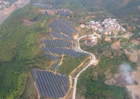 廣西百色市田東縣鄉(xiāng)村振興<em>分布式光伏</em>發(fā)電項目（一期）工程首批方陣并網(wǎng)發(fā)電