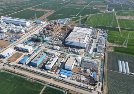 國內(nèi)首個！山東肥城<em>壓縮空氣儲能</em>電站定子吊裝就位