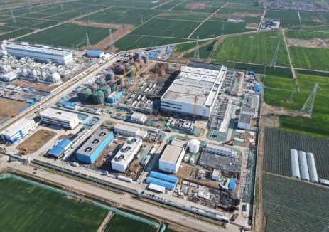 國內(nèi)首個！肥城<em>壓縮空氣儲能</em>電站定子吊裝就位