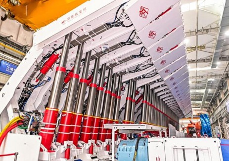 全球首套！華陽(yáng)+鄭煤機(jī)，引領(lǐng)液壓支架“綠色革命”