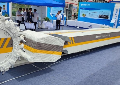 中國煤科上海研究院0.9m采高全球最大裝機(jī)功率采煤機(jī)應(yīng)用成功