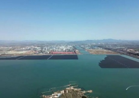 電站首選 | 馭光近海灘涂，至尊700W+組件打造<em>海上光伏</em>新標桿