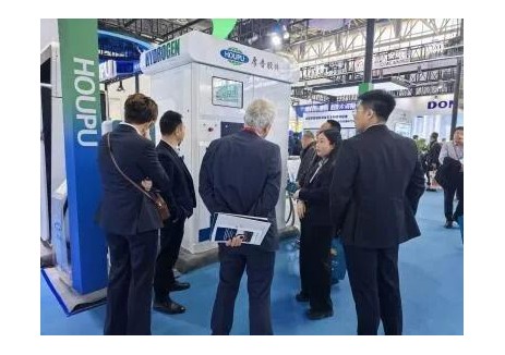 <em>厚普股份</em>閃耀北京兩大行業(yè)盛會：國際化布局提速，媒體聚焦“氫能未來”