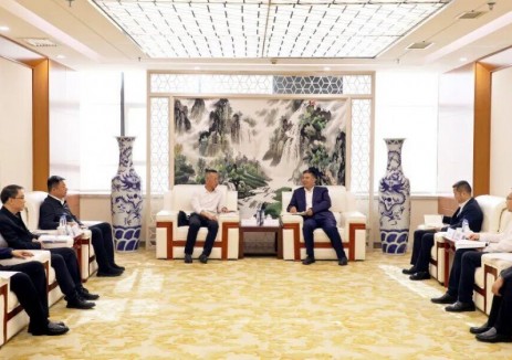 <em>水電九局</em>與貴州橋梁建設(shè)集團(tuán)有限責(zé)任公司開(kāi)展深入座談交流并簽署戰(zhàn)略合作協(xié)議
