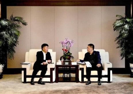 事關(guān)<em>新能源項(xiàng)目</em>！張海庫(kù)與協(xié)鑫控股集團(tuán)執(zhí)行董事、副總裁陶峰會(huì)談