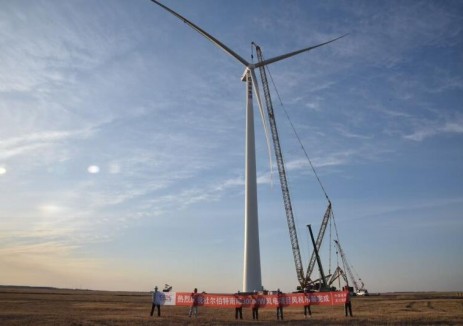 杜爾伯特南陽(yáng)300MW風(fēng)電項(xiàng)目<em>風(fēng)電機(jī)組</em>吊裝完成