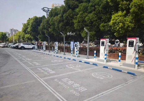 安徽合肥皖小能瑤海區(qū)鹽業(yè)大廈<em>超充站</em>正式投運(yùn)