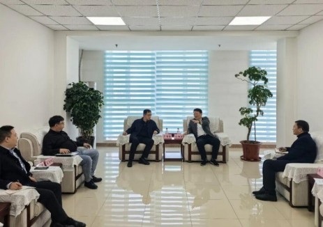 中國能建北方區(qū)域總部吳雷雷與吉林省農業(yè)農村廳黨組書記、廳長劉翔宜會談