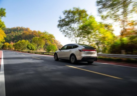 <em>特斯拉</em>2026一季度：Model Y L多國(guó)熱銷，AI業(yè)務(wù)全速推進(jìn)