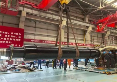 <em>國家能源集團(tuán)</em>河南電力公司1號發(fā)電機(jī)轉(zhuǎn)子回裝一次成功