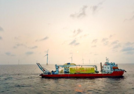 三峽陽江青洲五、七海上<em>風電場</em>海纜集中送出工程海纜敷設(shè)完成