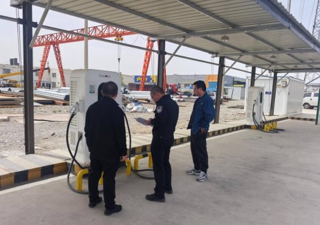 甘肅嘉峪關市發(fā)改委開展<em>電動汽車</em>充電樁安全專項檢查