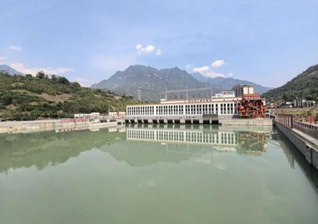 大渡河枕頭壩二級<em>水電站</em>首臺機組成功并網發(fā)電