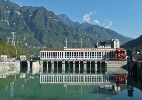 大渡河枕頭壩二級<em>水電站</em>實現(xiàn)連續(xù)集中并網發(fā)電