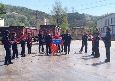 山西陽泉城區(qū)片區(qū)舊街重卡<em>充電站</em>正式投營