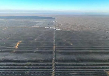 國家第二批“沙戈荒”古爾班通古特基地首個項目轉(zhuǎn)商