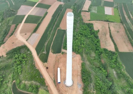 河南省洛陽市宜陽一期風(fēng)電項目12臺風(fēng)機(jī)混塔吊裝圓滿完成