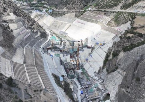 <em>西藏</em>大唐扎拉水電站大壩首倉順利封頂