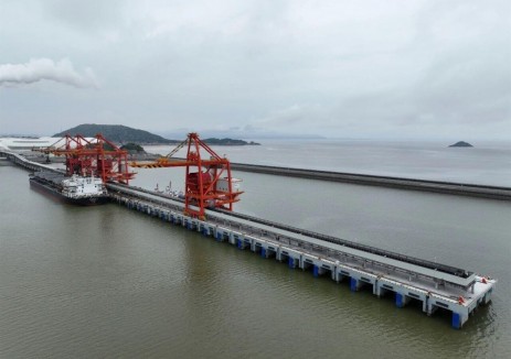 浙江<em>華潤電力</em>溫州電廠二期配套碼頭實現(xiàn)首船靠泊并進入試運營階段
