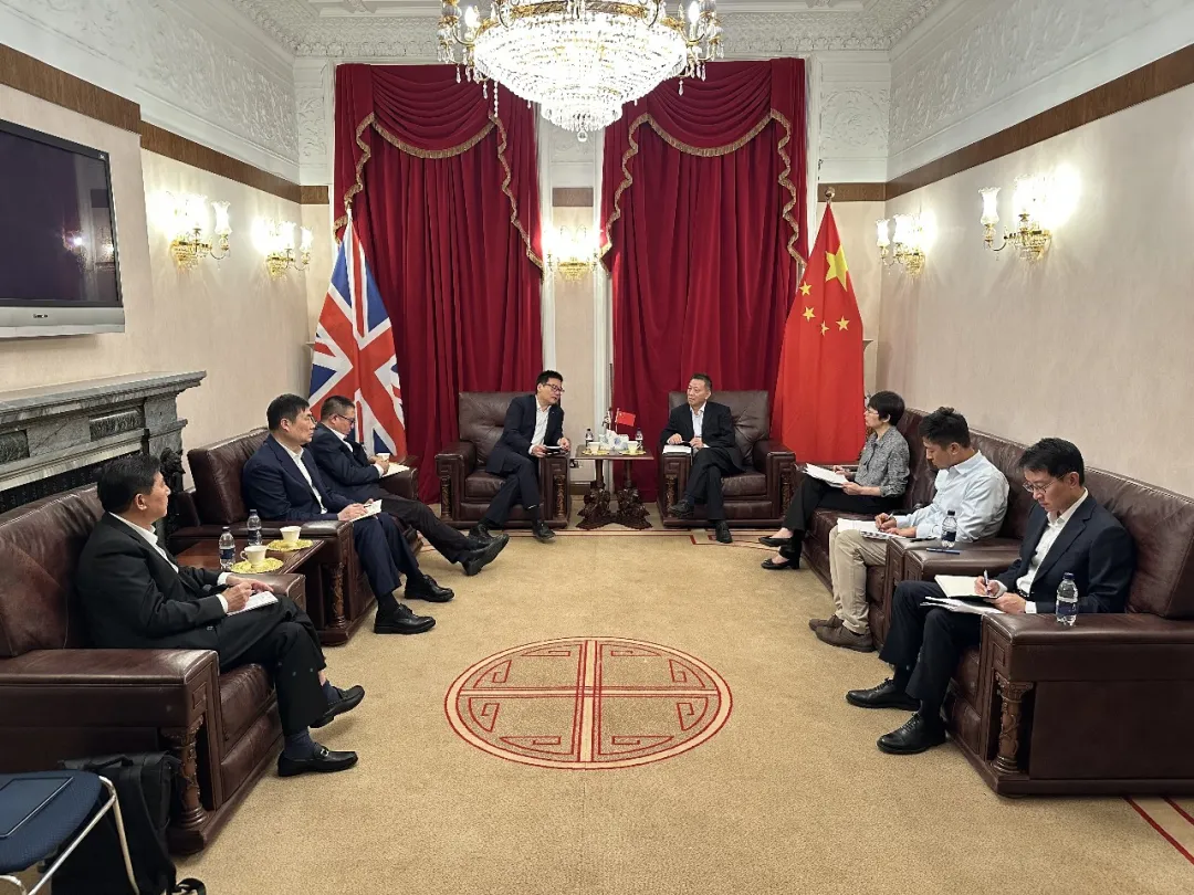 上海电气领导拜访中国驻英大使馆公使余本林