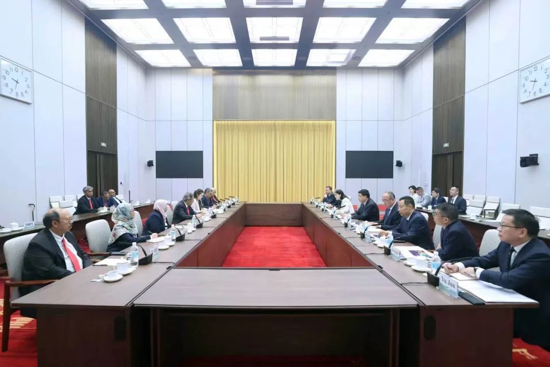 谈及新能源！张智刚董事长会见马来西亚国家能源公司董事长丹斯里·阿卜杜勒·拉扎克