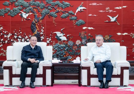中国华电董事长、党组书记叶向东与青海省委常委、西宁市委书记王卫东举行会谈