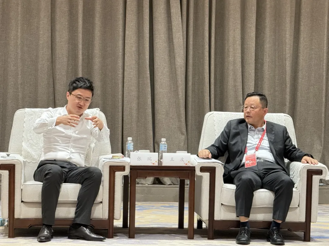 明阳集团张瑞与华润电力控股有限公司总裁王波座谈