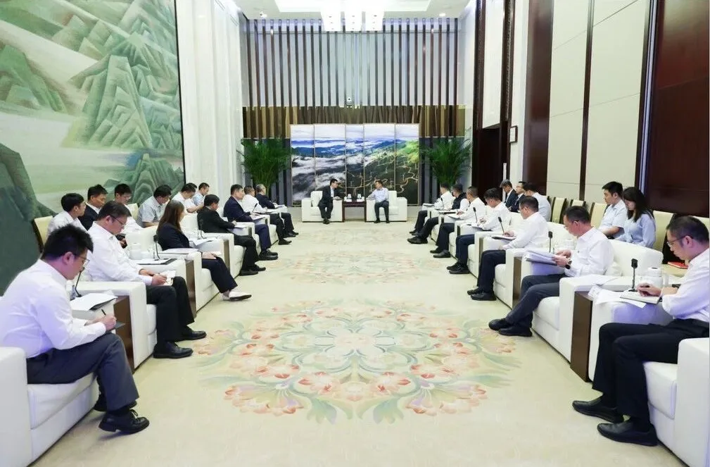 在新能源开发等加强沟通协作！上海电气与国家电投集团共谋「十五五」能源产业链协同创新